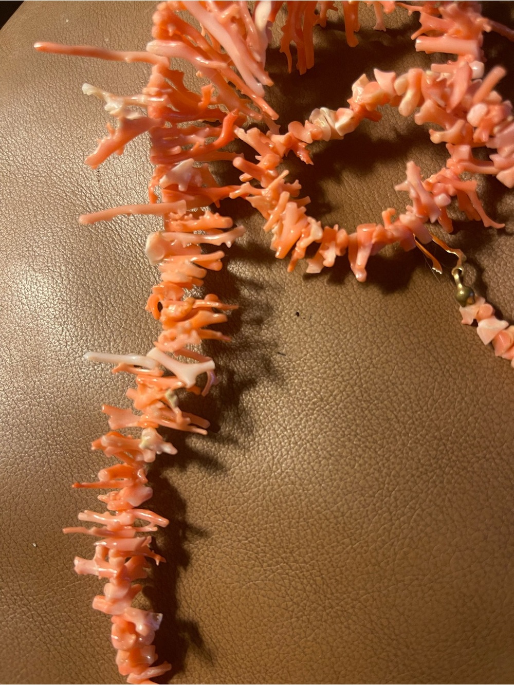 Vintage Natural Salmon Pink Branch Coral Fringe Necklace Gold Tone Clasp Boho - Picture 6 of 7